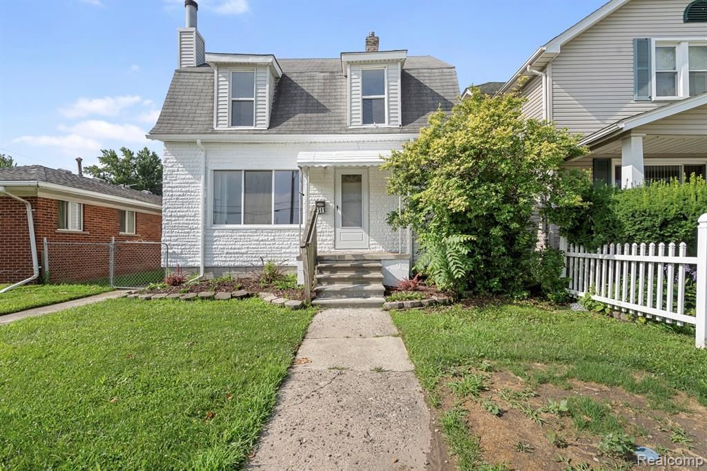 1507-11 Cleophus Parkway, Lincoln Park, MI 48146 Main Photo