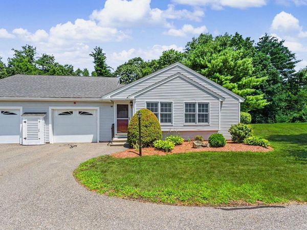 30 Rainbow Drive, Londonderry, NH 03053