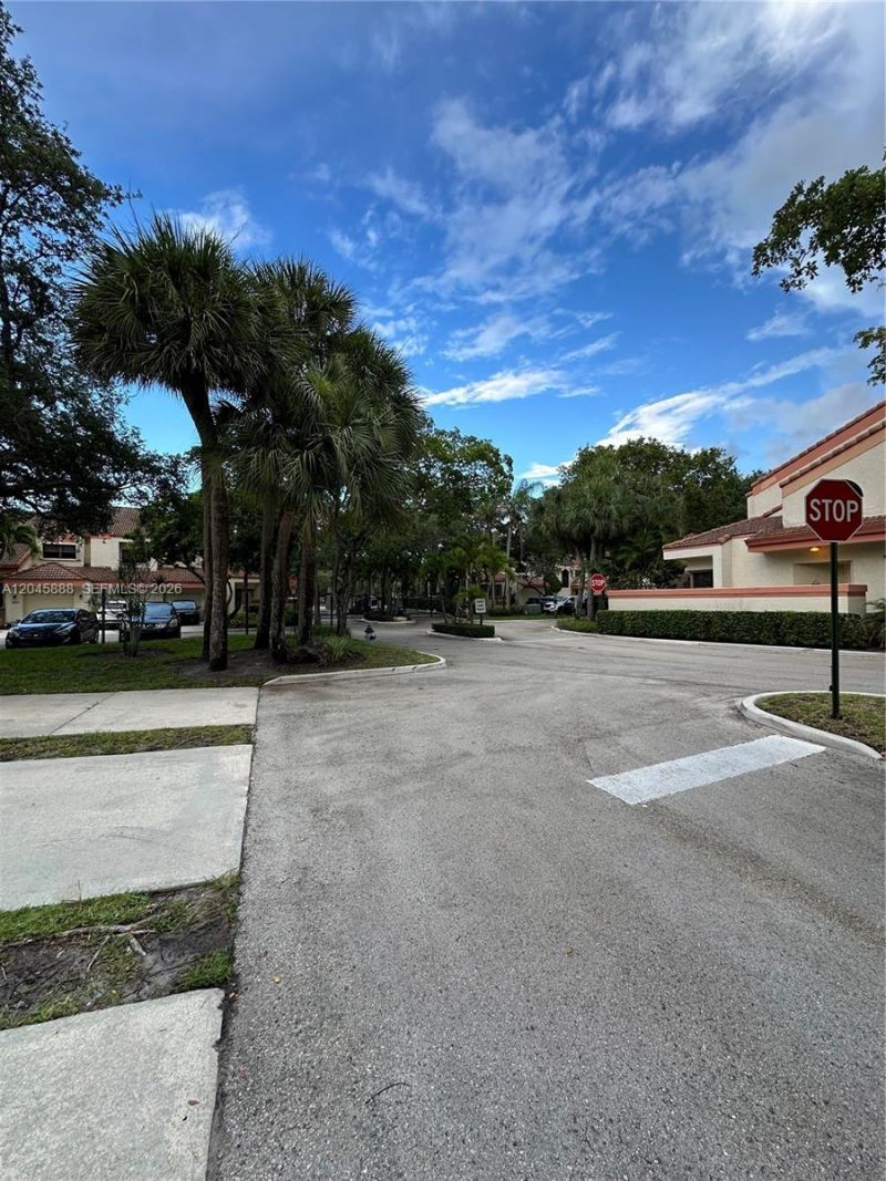 3345 Emerald Oaks Dr, Unit 106, Hollywood, FL 33021 Photo