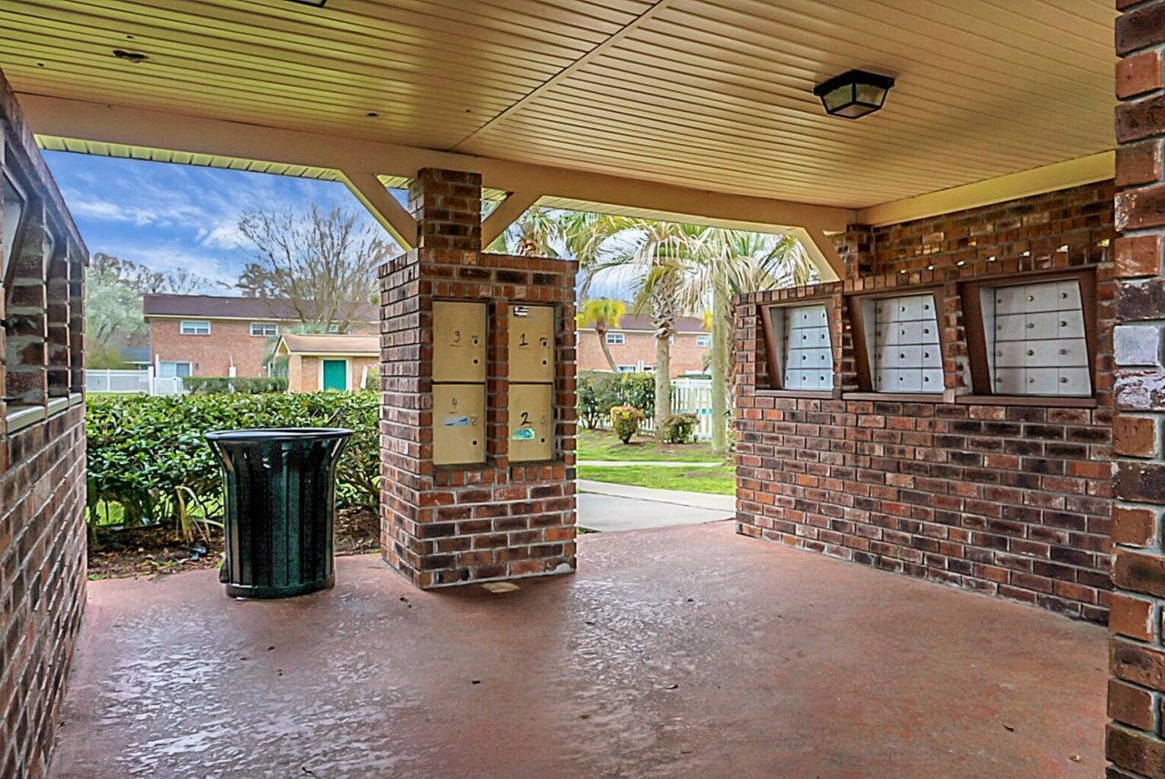 108 Pinewood Street Photo 15