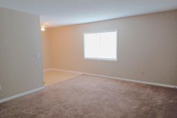 108 Pinewood Street photo 4