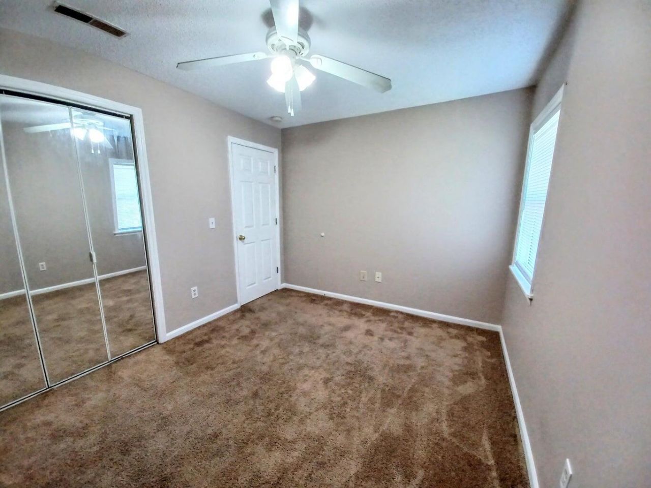 108 Pinewood Street Photo 8
