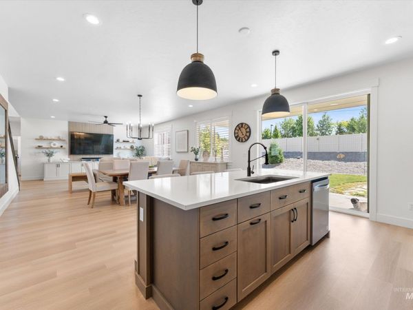 2172 Savoy Ct, Middleton, ID 83644