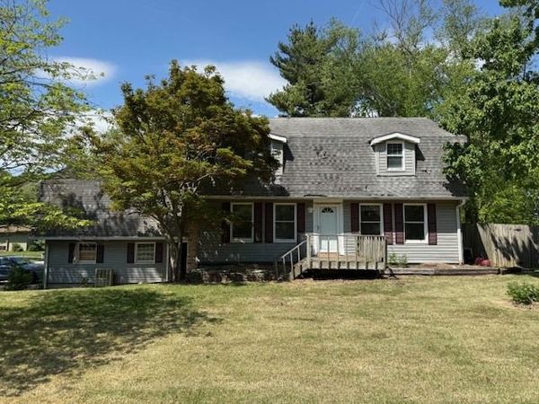 2900 W Kent Drive , Carbondale, IL 62901