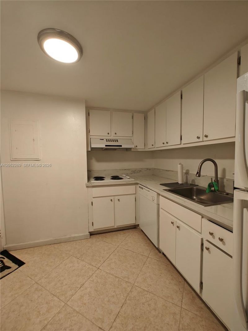 825 Brickell Bay Dr , Unit 350, Miami, FL 33131 Photo
