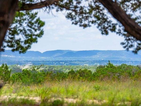 4568 FM 2828, Bandera, TX 78003