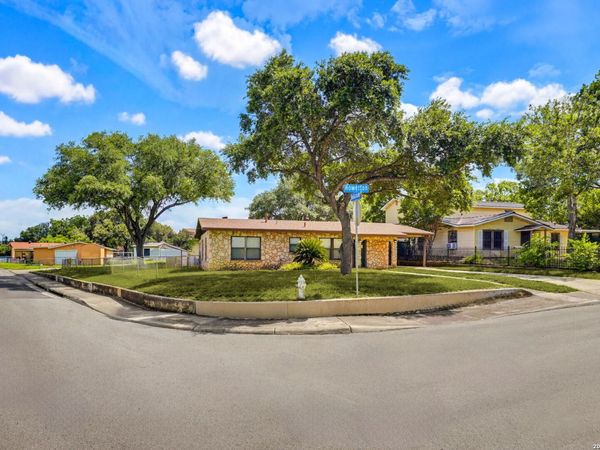 126 Howerton, San Antonio, TX 78223