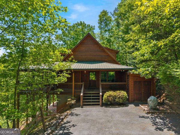 161 Huntington Way, Unit 8, Blue Ridge, GA 30513