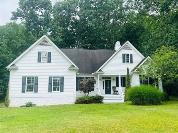 109 Hawthorn Lane, Daniels, WV 25832