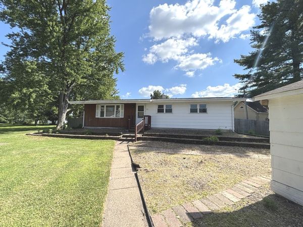 5310 12th Avenue , Moline, IL 61265