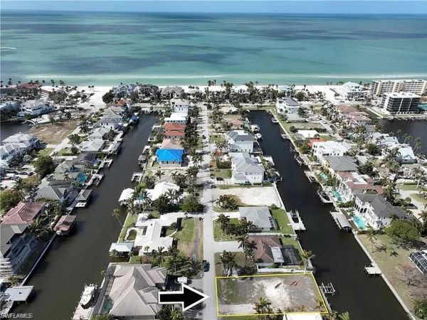 227 Channel DR , NAPLES, FL 34108