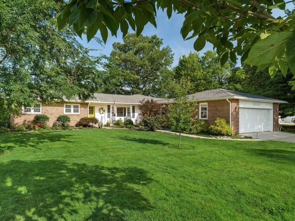 39 Oak Drive , Hebron, OH 43025