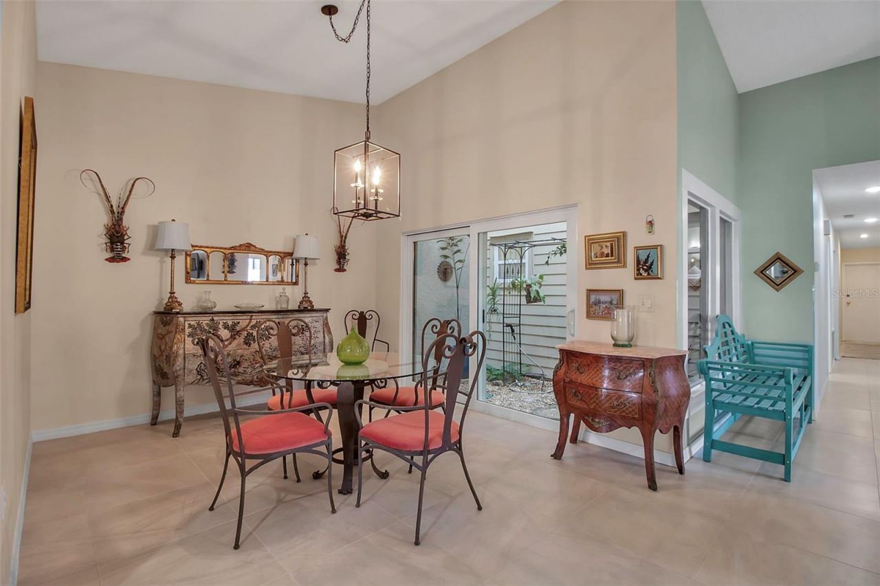 3410 Avenida Madera, Unit B, Bradenton, FL 34210 Photo