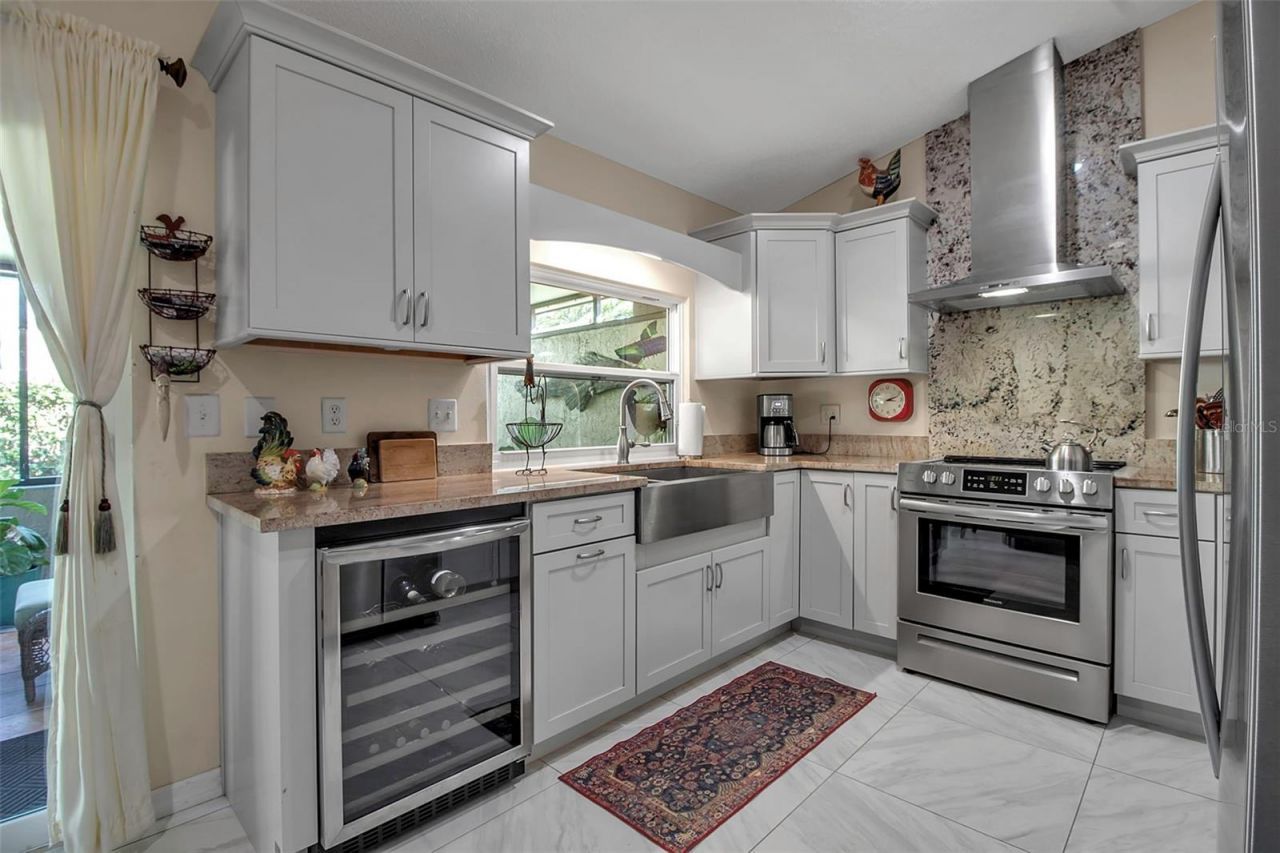 3410 Avenida Madera, Unit B, Bradenton, FL 34210 Photo