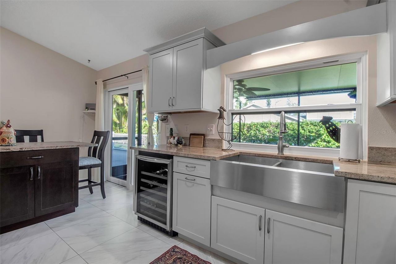 3410 Avenida Madera, Unit B, Bradenton, FL 34210 Photo