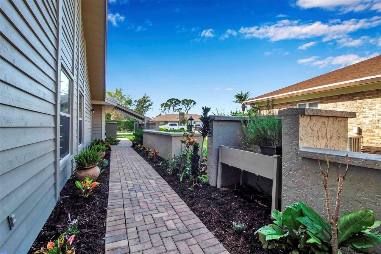 3410 Avenida Madera, Unit B, Bradenton, FL 34210 Photo