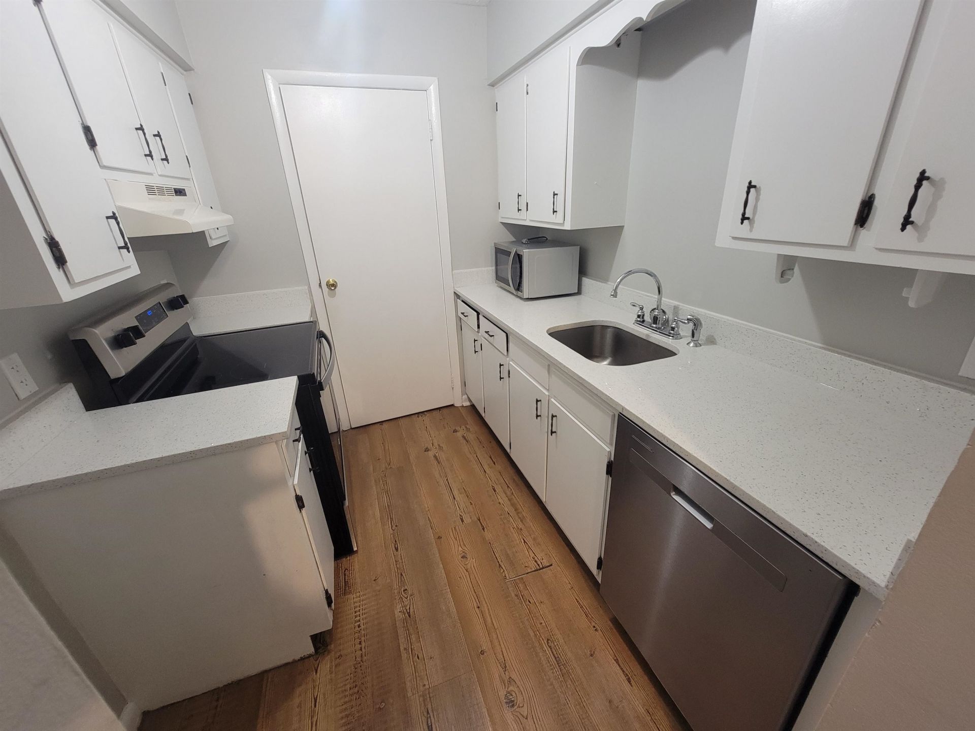 615 Carter Ln. Photo 8