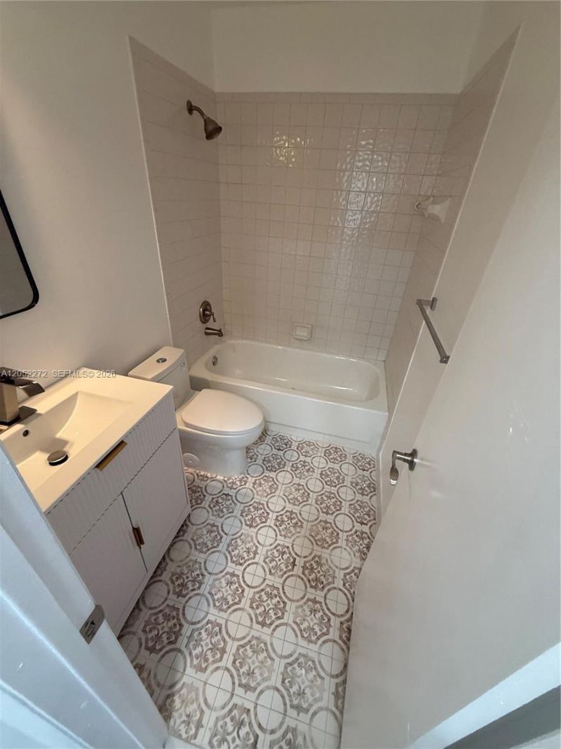 3553 Magellan Cir, Unit 317-1, Aventura, FL 33180 Photo
