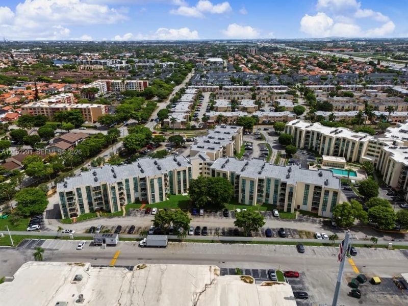2055 SW 122nd Ave, Unit 418, Miami, FL 33175 Photo