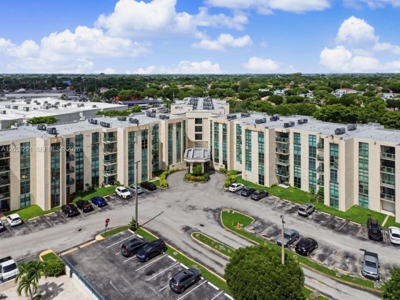 2055 SW 122nd Ave, Unit 418, Miami, FL 33175 Photo