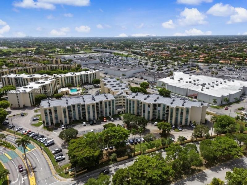 2055 SW 122nd Ave, Unit 418, Miami, FL 33175 Photo