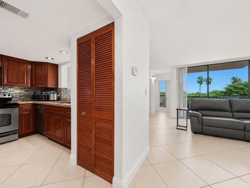 2055 SW 122nd Ave, Unit 418, Miami, FL 33175 Photo