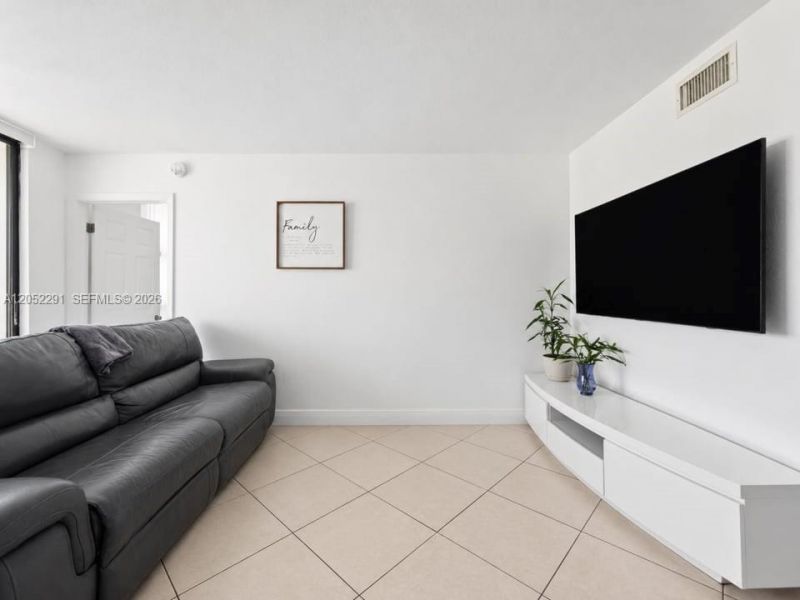 2055 SW 122nd Ave, Unit 418, Miami, FL 33175 Photo