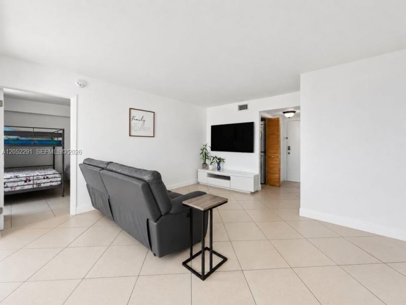 2055 SW 122nd Ave, Unit 418, Miami, FL 33175 Photo