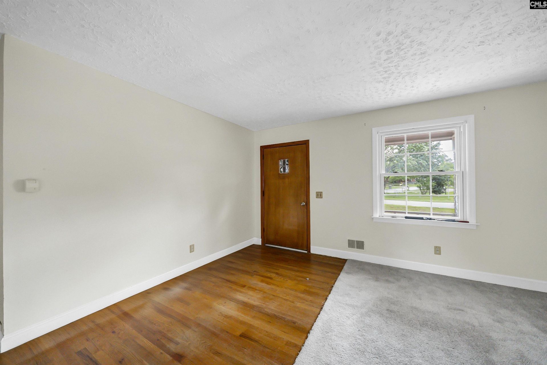 1709 Woodfield Drive  Photo 9