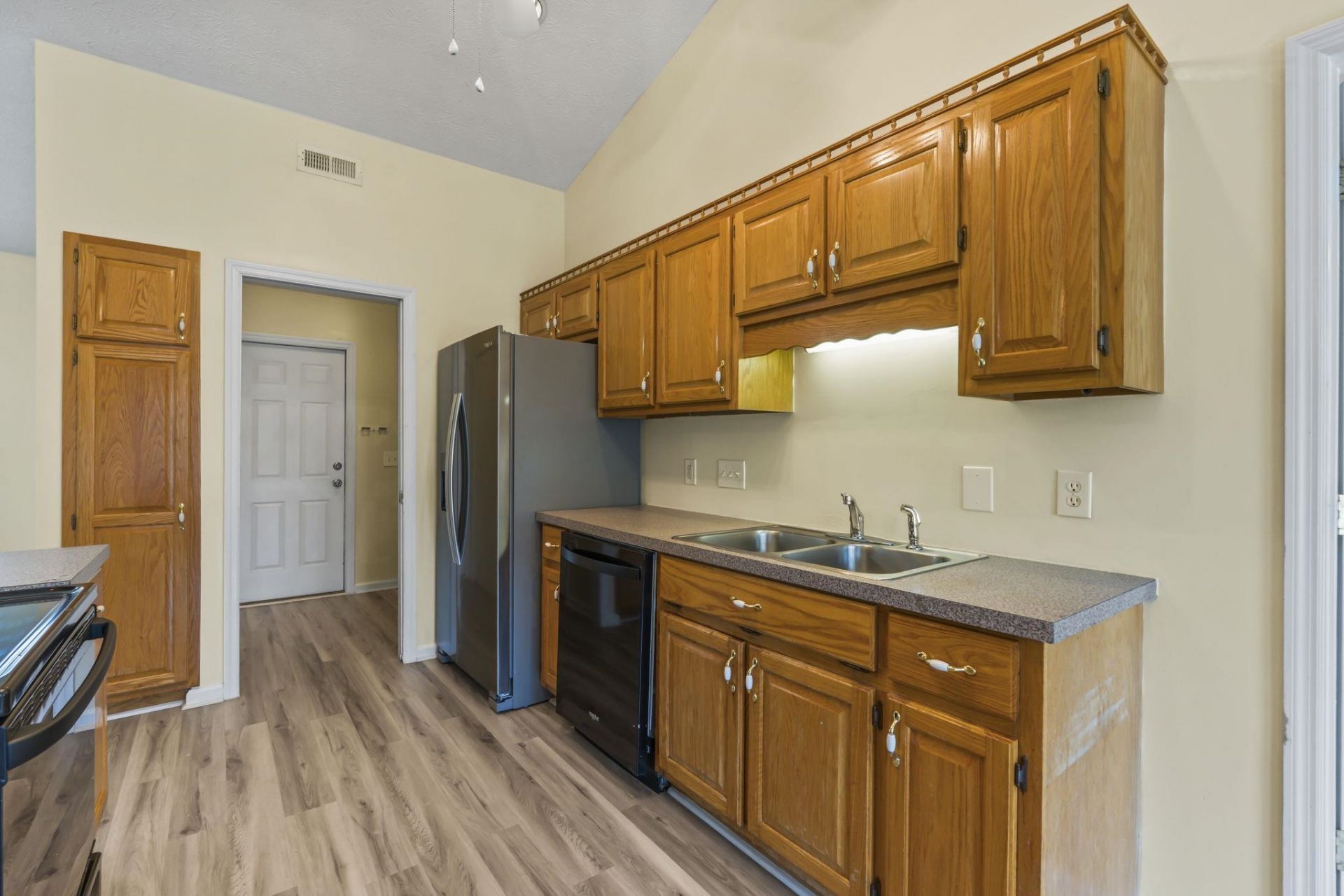 1372 Gailard Dr.  Photo 15
