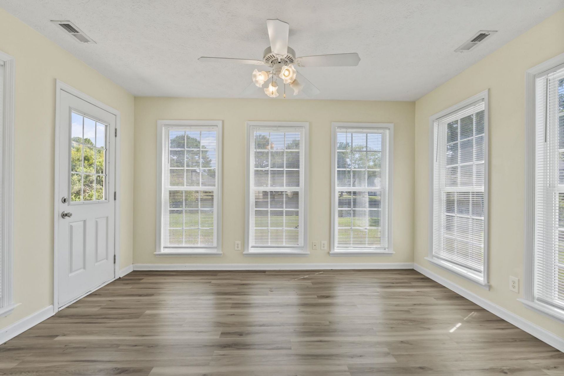 1372 Gailard Dr.  Photo 9