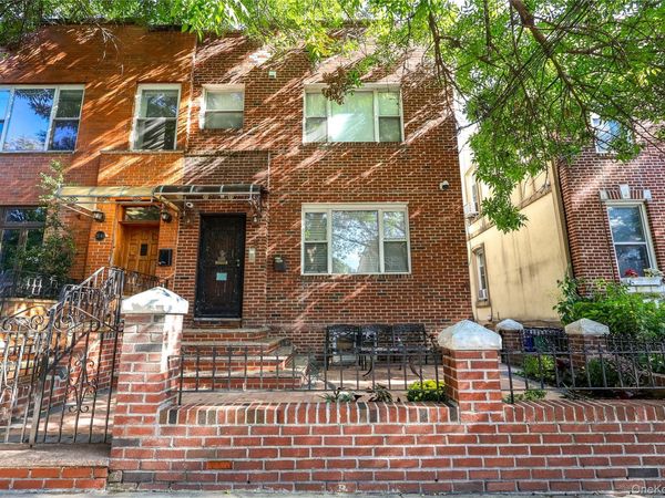 2345 24th Street , Unit 2R, Astoria, NY 11105