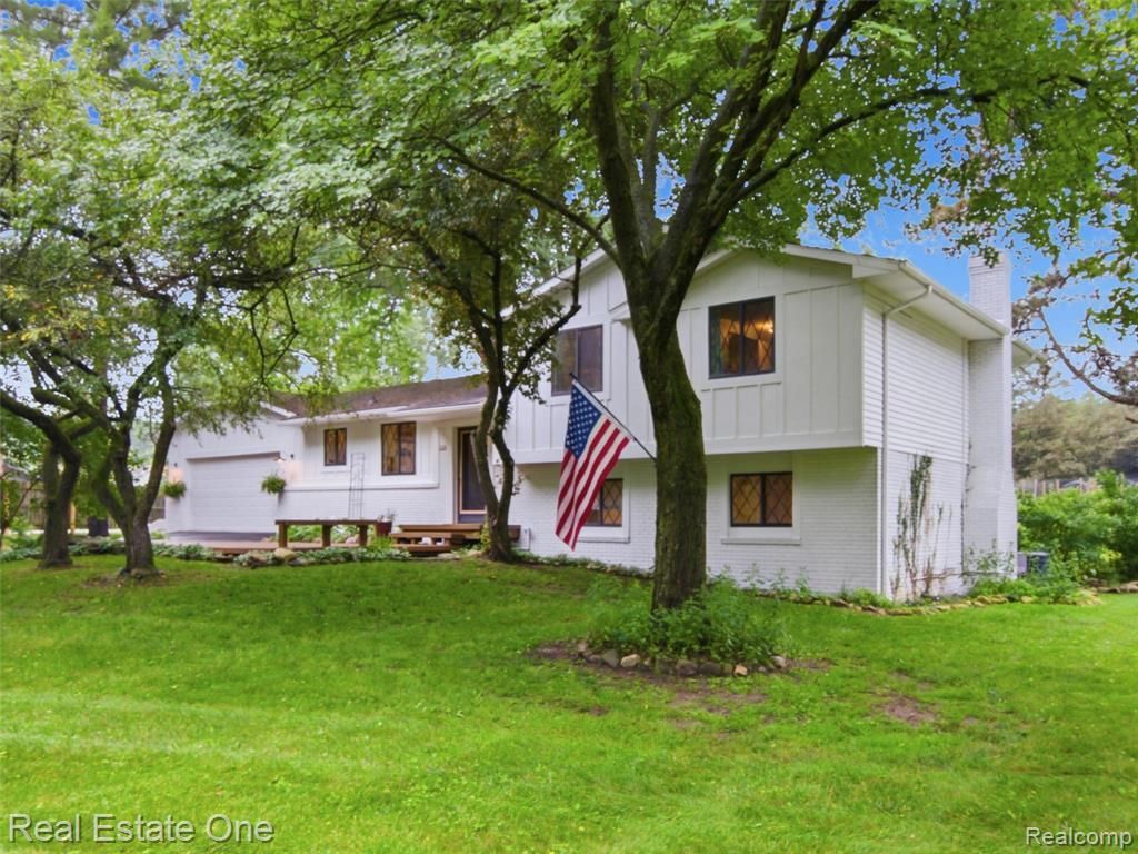 3206 Allen Road, Brandon Township, MI 48462 Main Photo