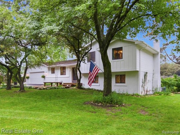 3206 Allen Road, Brandon Twp, MI 48462