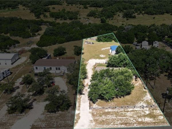 418 Private Road 1505 , Bandera, TX 78003