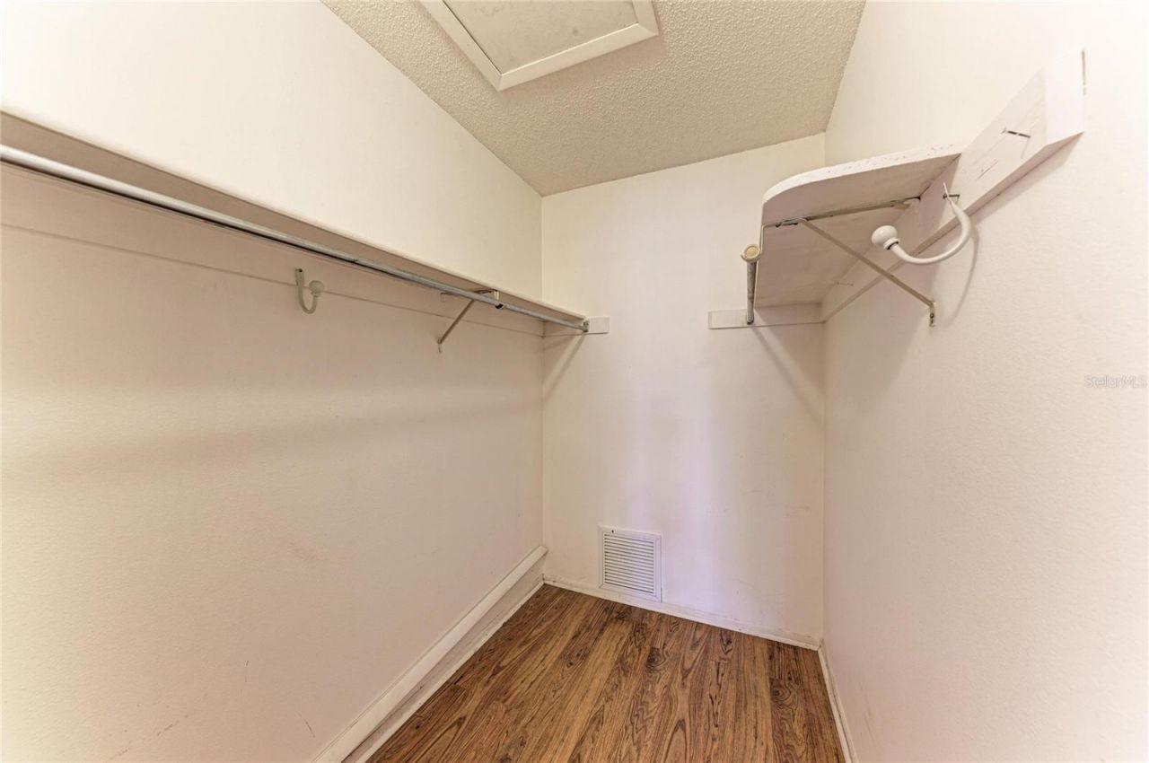 3983 Maceachen Boulevard, Unit 434, Sarasota, FL 34233 Photo