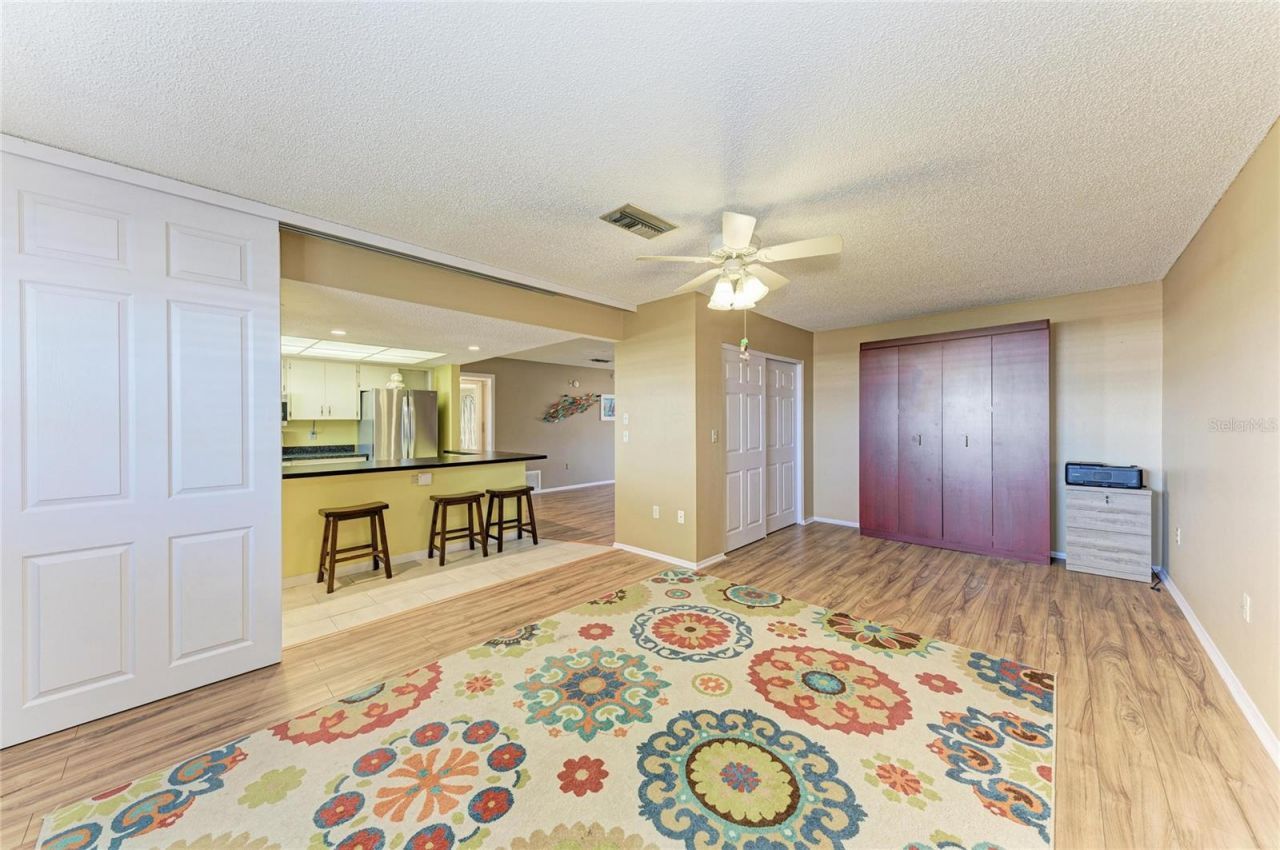 3983 Maceachen Boulevard, Unit 434, Sarasota, FL 34233 Photo