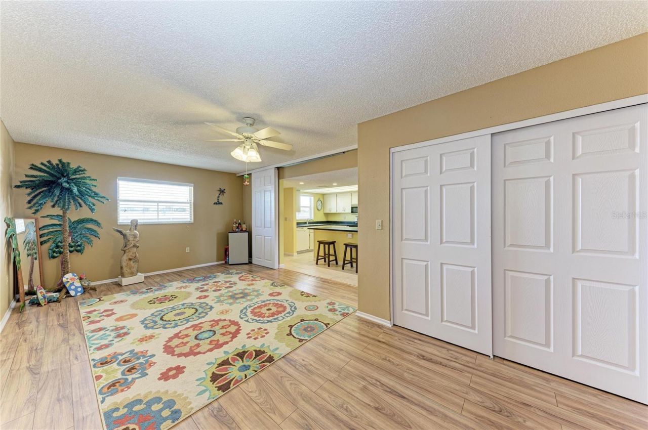 3983 Maceachen Boulevard, Unit 434, Sarasota, FL 34233 Photo