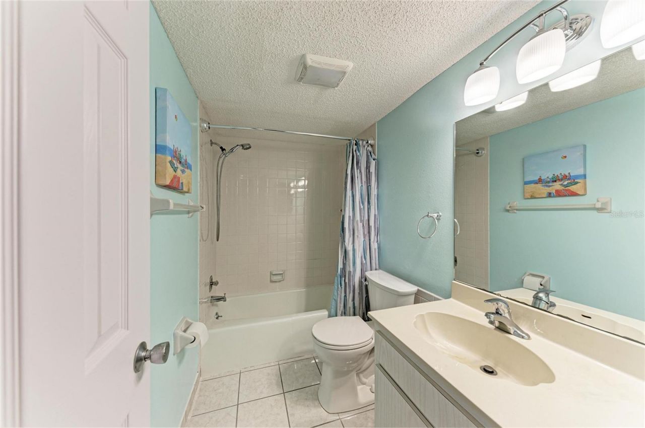 3983 Maceachen Boulevard, Unit 434, Sarasota, FL 34233 Photo