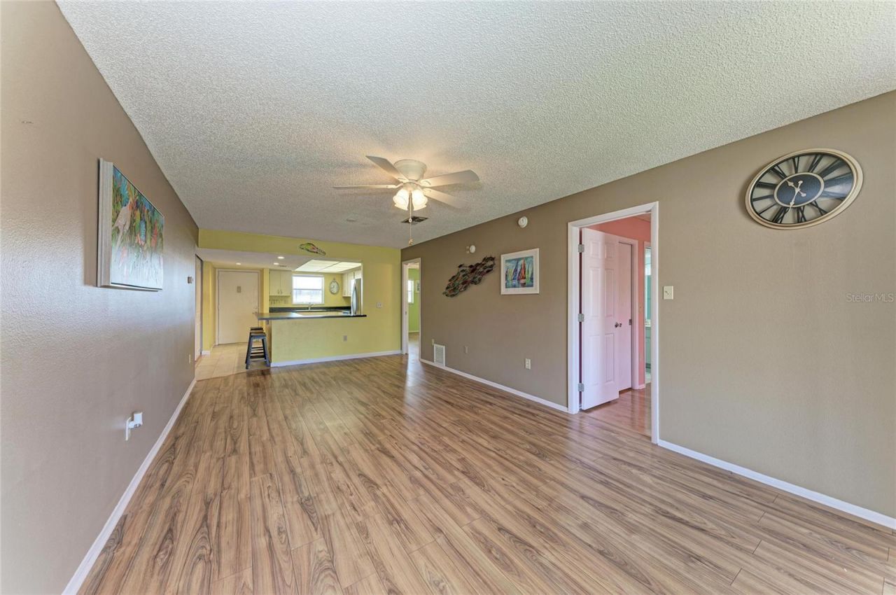 3983 Maceachen Boulevard, Unit 434, Sarasota, FL 34233 Photo
