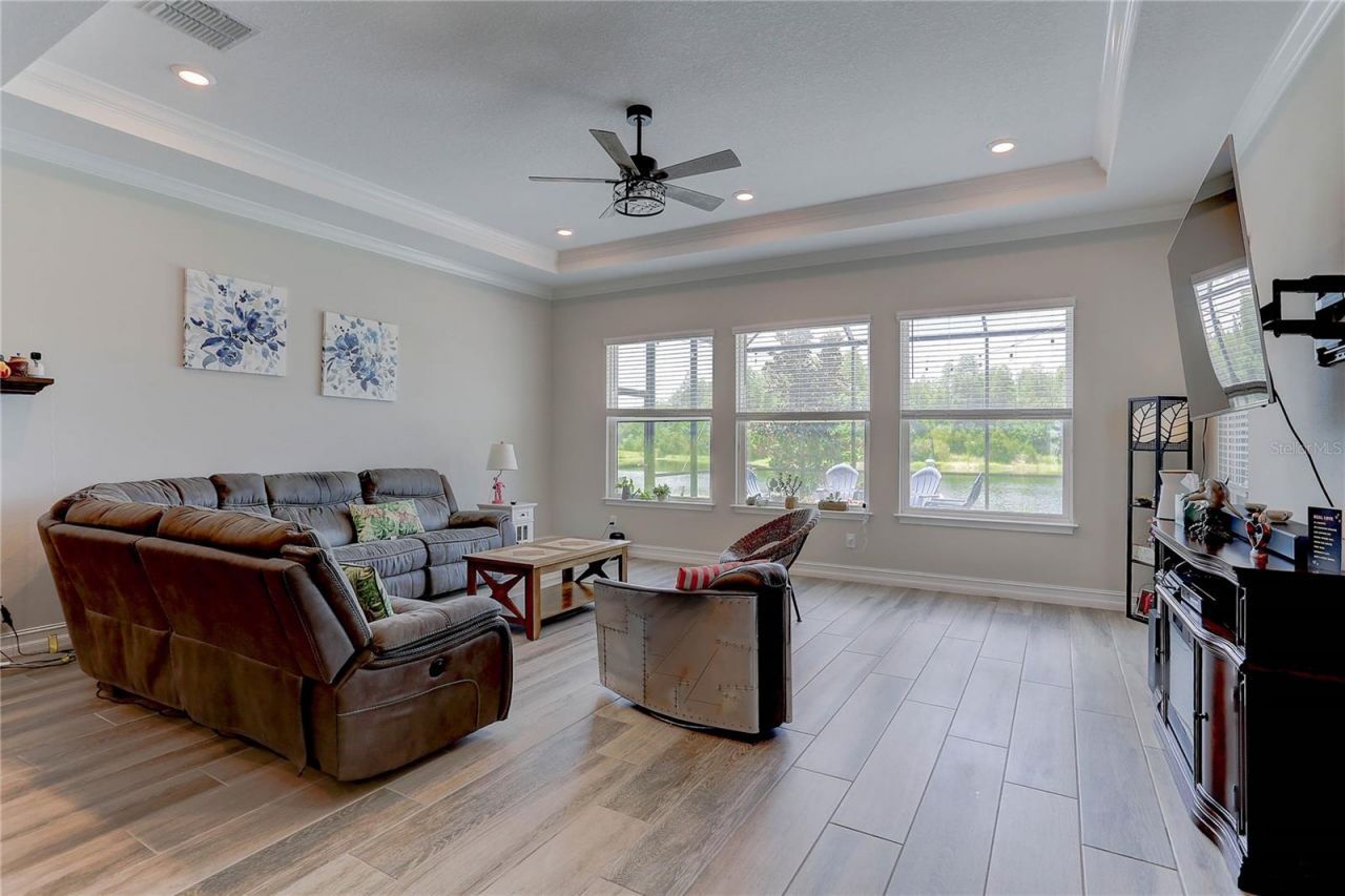 18014 Woodland View Drive, Lutz, FL 33548 Photo