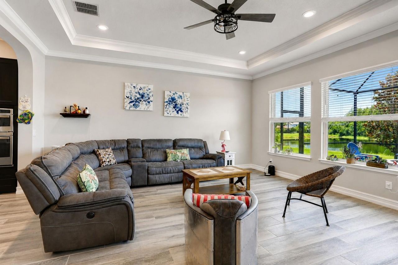 18014 Woodland View Drive, Lutz, FL 33548 Photo