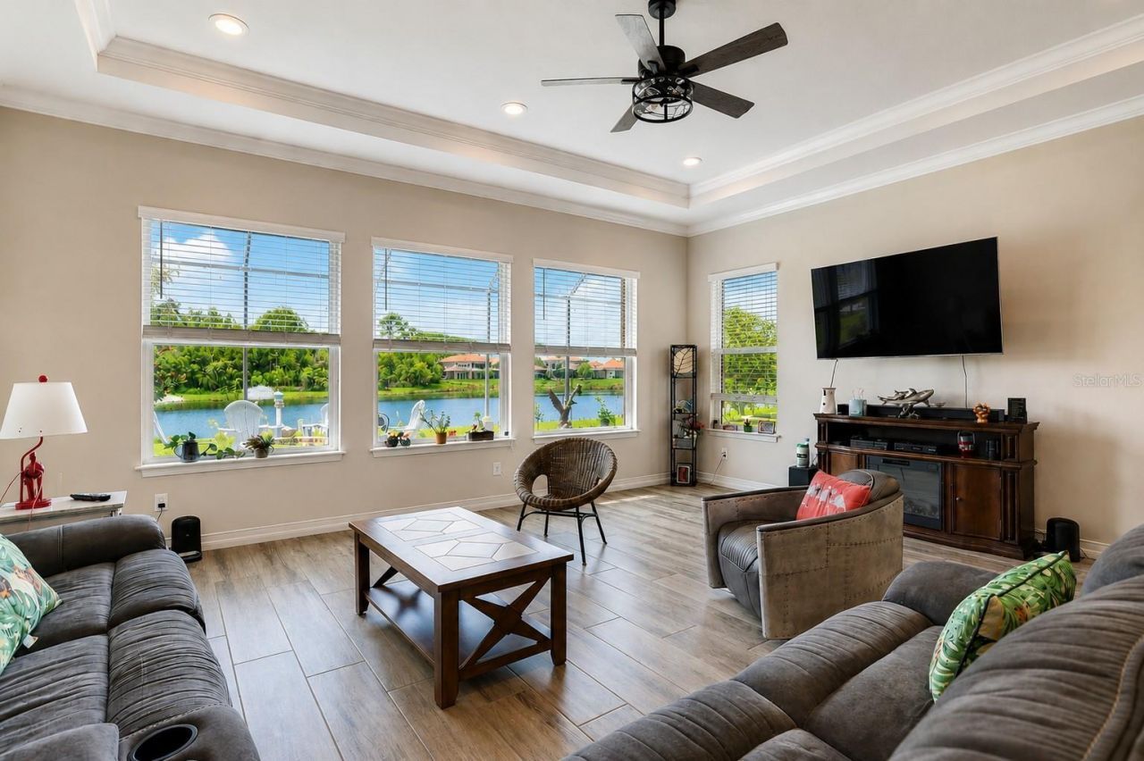 18014 Woodland View Drive, Lutz, FL 33548 Photo