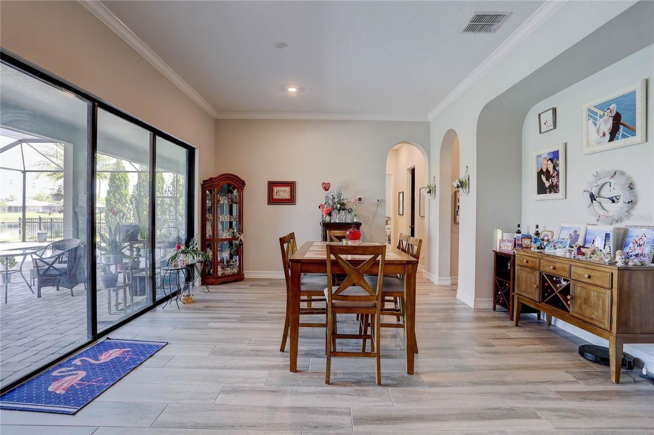 18014 Woodland View Drive, Lutz, FL 33548 Photo