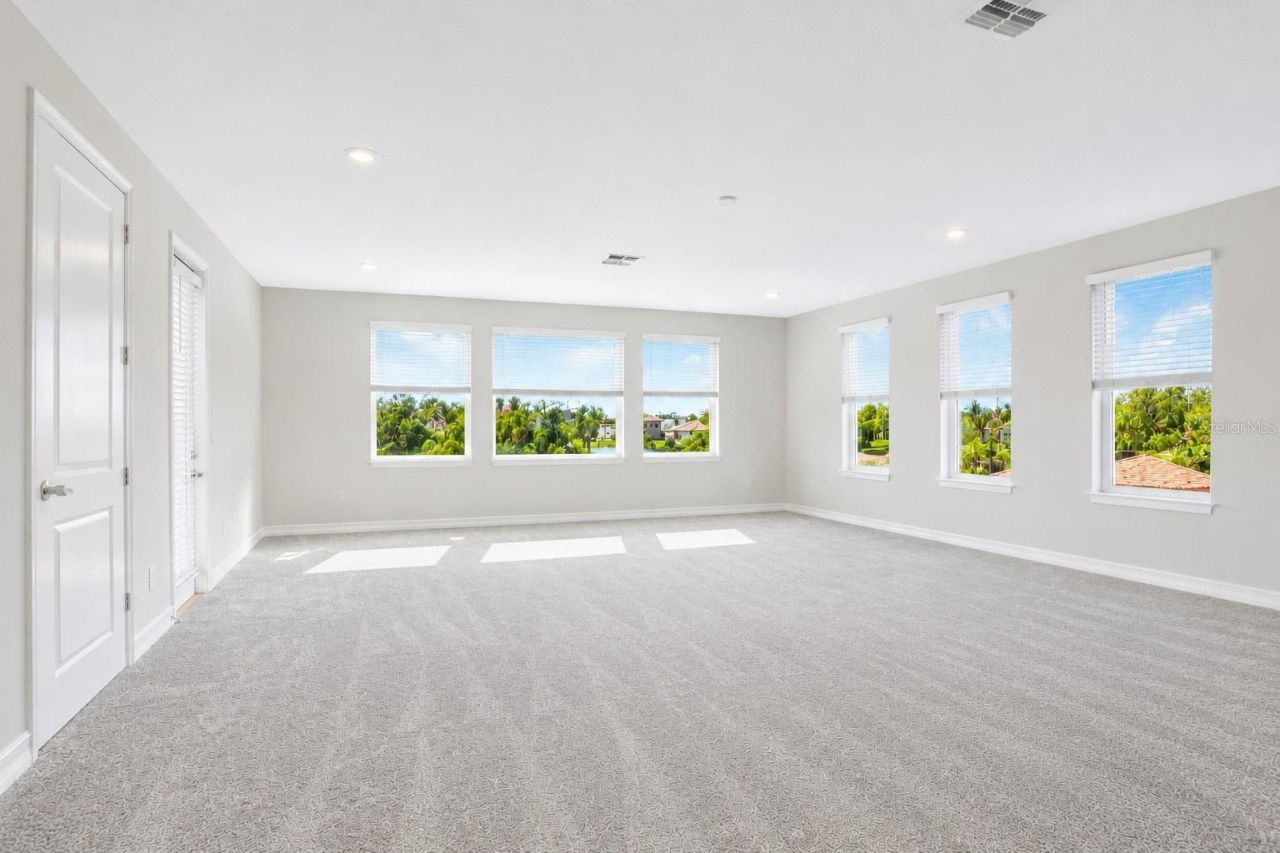 18014 Woodland View Drive, Lutz, FL 33548 Photo