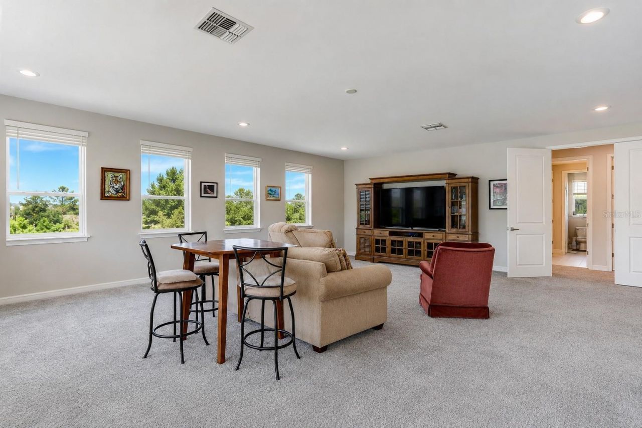 18014 Woodland View Drive, Lutz, FL 33548 Photo