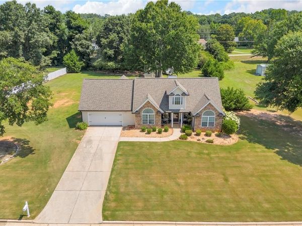 521 Annslee Lane , Loganville, GA 30052
