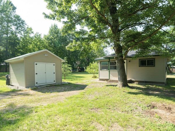 46860 Sycamore Drive, Bangor, MI 49013