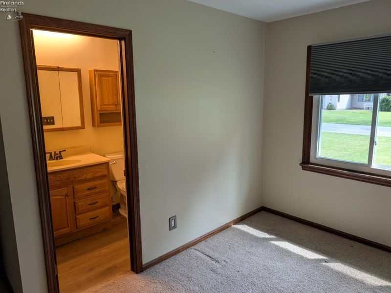 906 Fennimore Street, Fremont, OH 43420 Photo 12