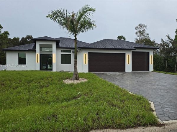 728 N LaPlata Ave , Lehigh Acres, FL 33974